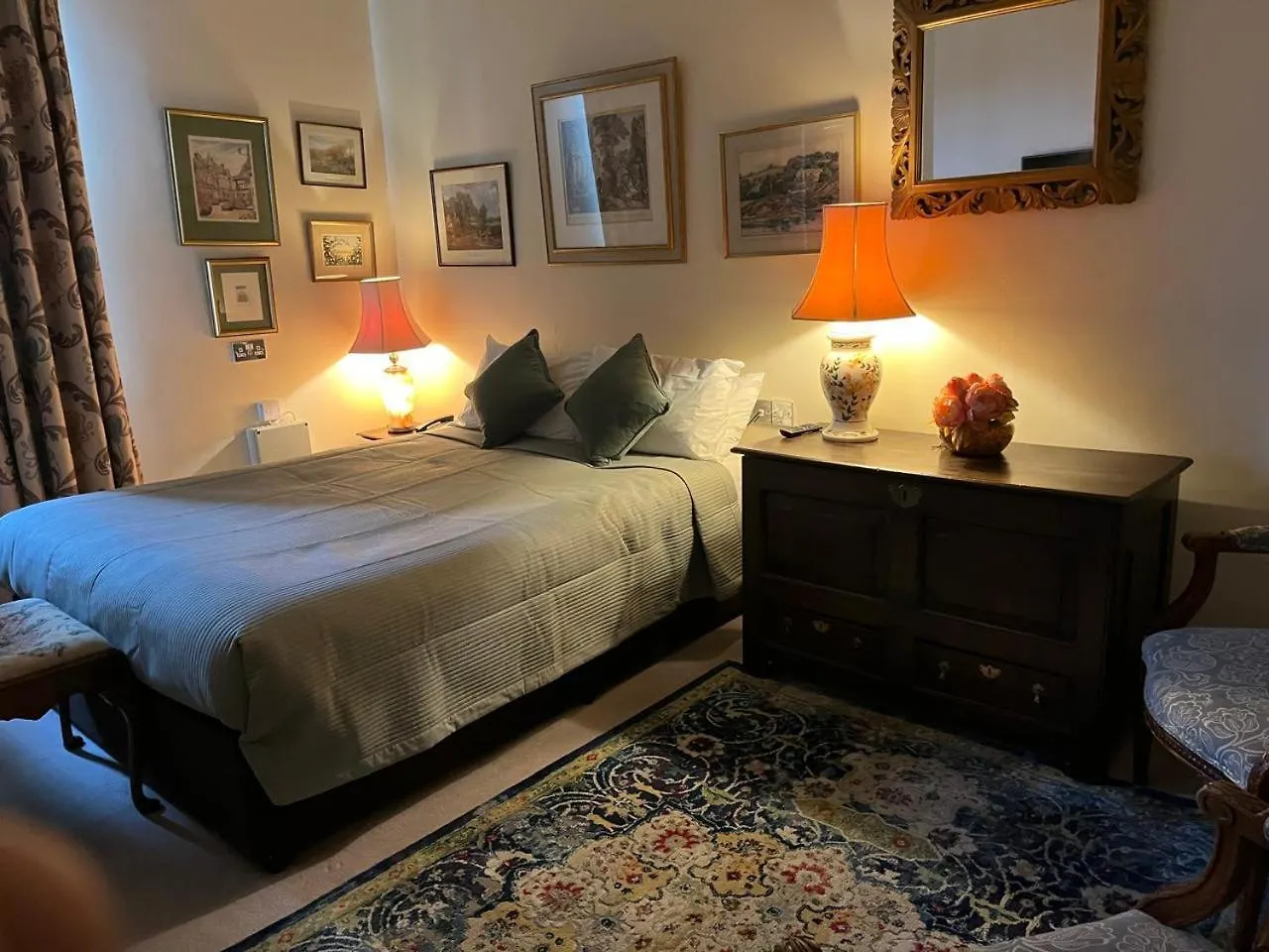 ***  Queens Court Hotel Exeter United Kingdom
