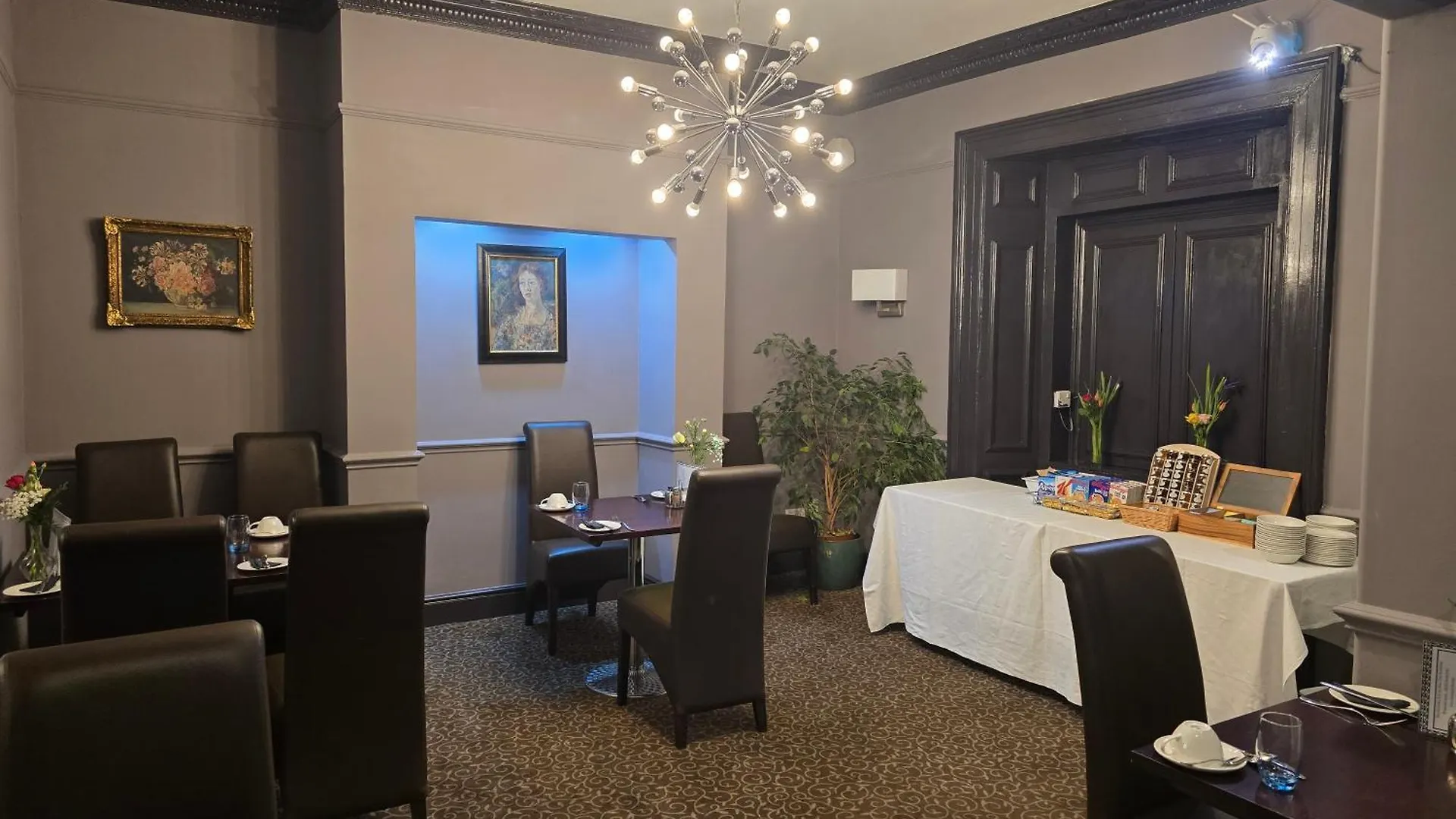 Queens Court Hotel Exeter